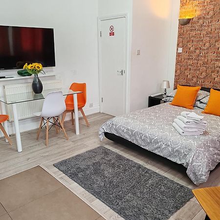 Kilburn High Road Studio Apartments Londra Esterno foto
