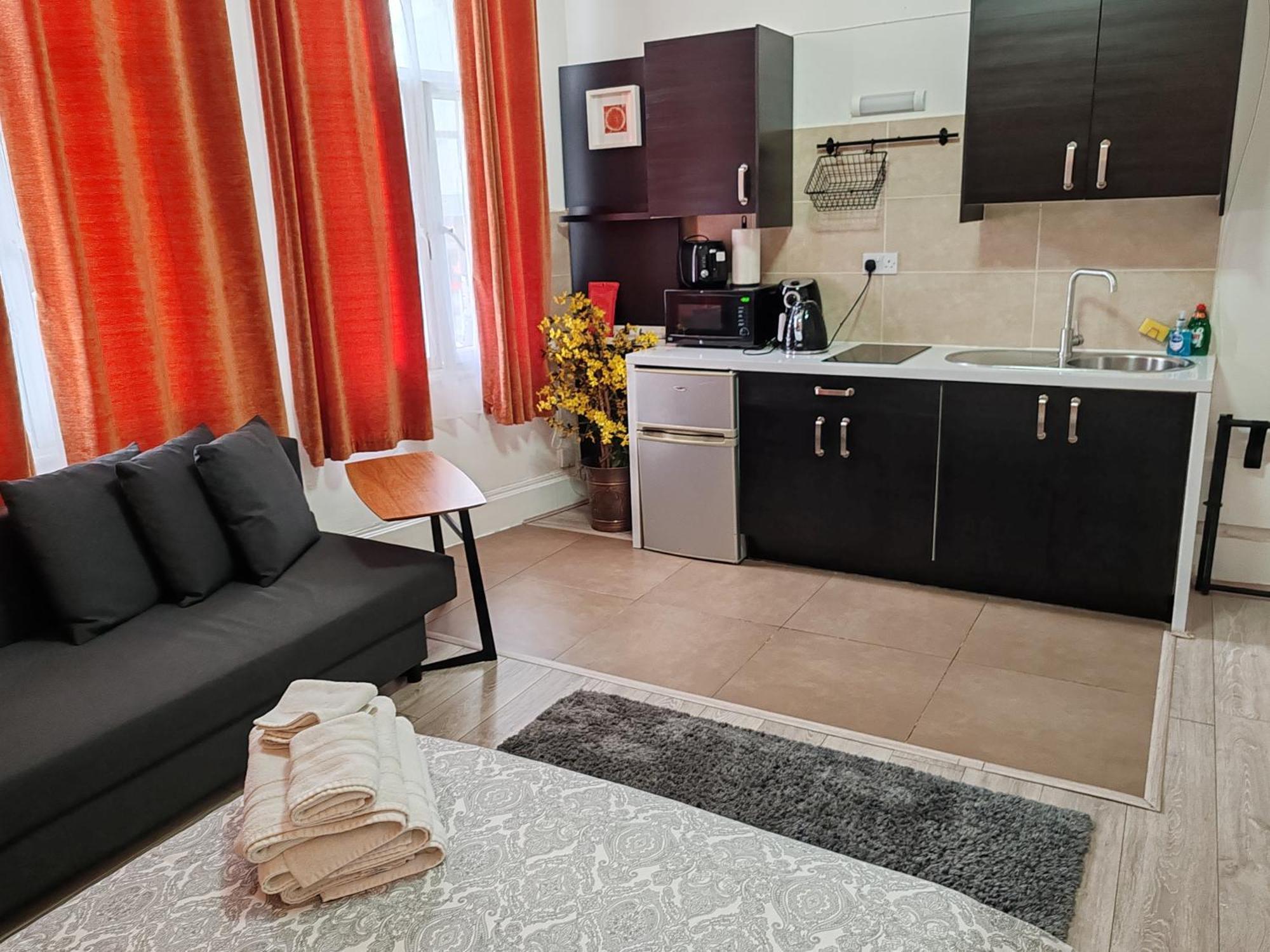 Kilburn High Road Studio Apartments Londra Esterno foto
