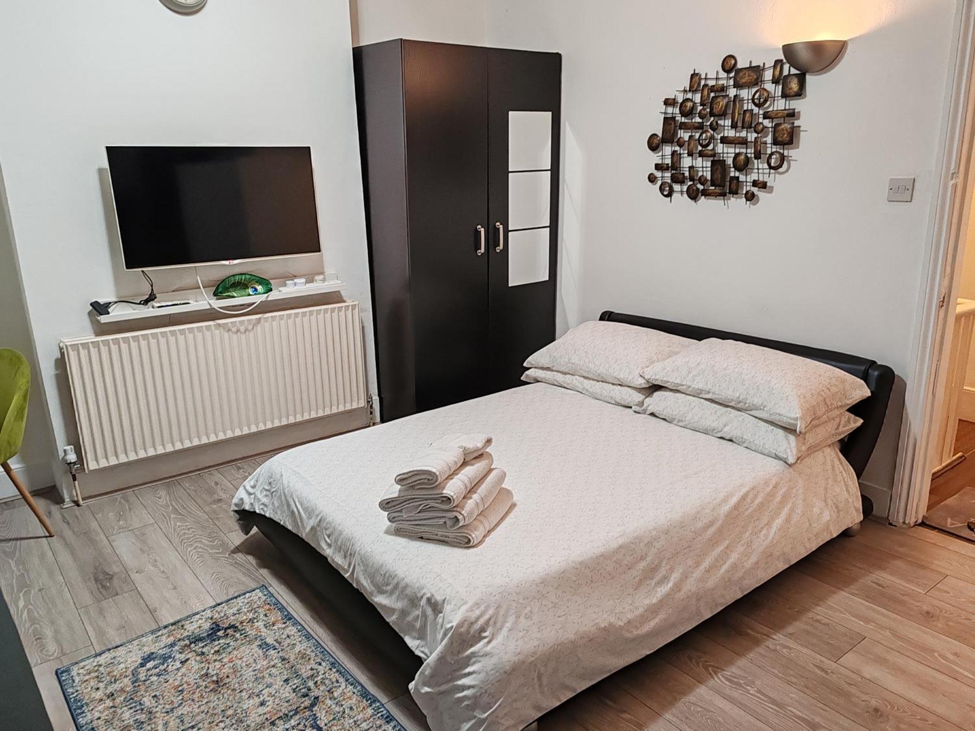 Kilburn High Road Studio Apartments Londra Esterno foto