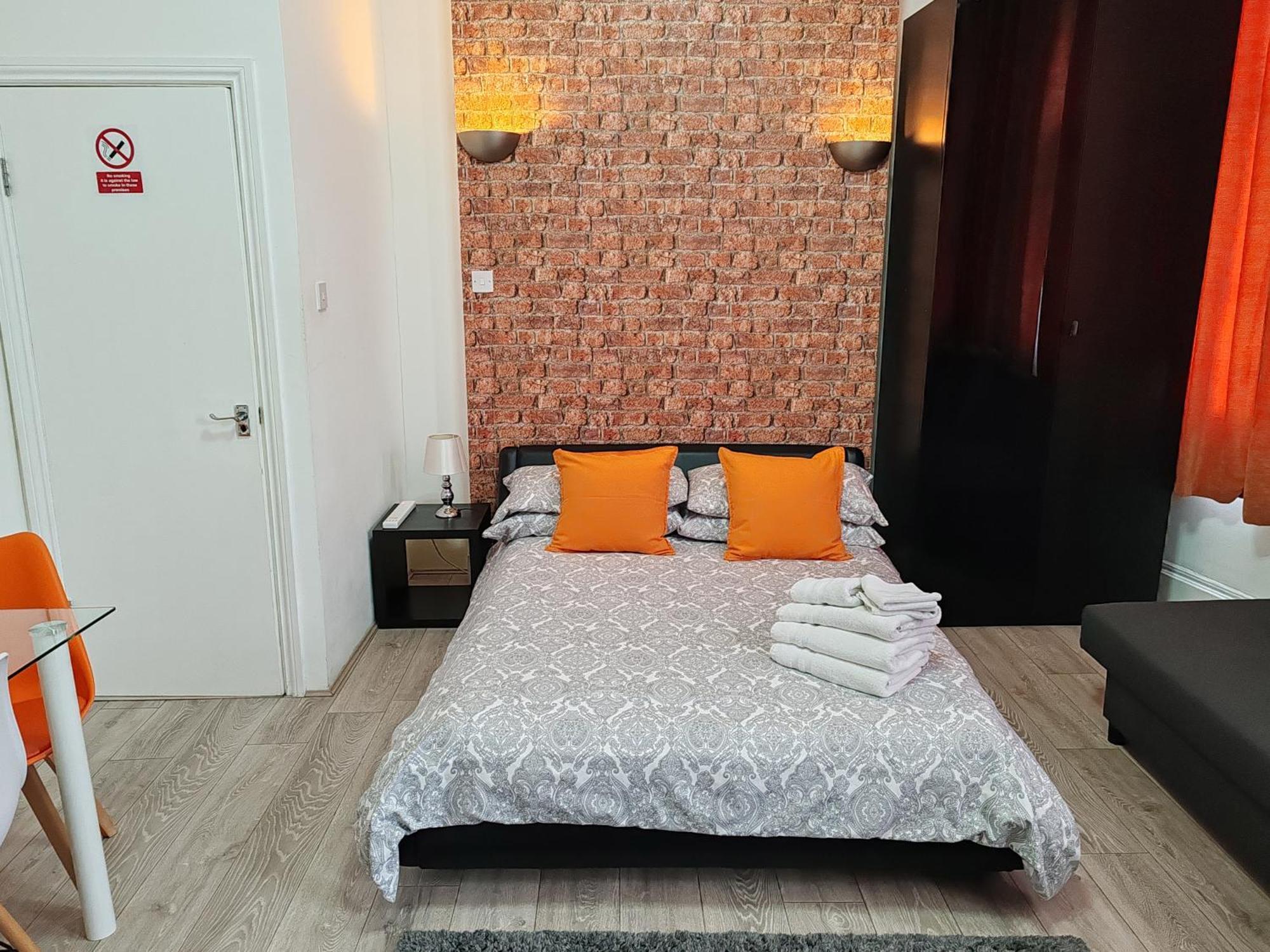 Kilburn High Road Studio Apartments Londra Esterno foto