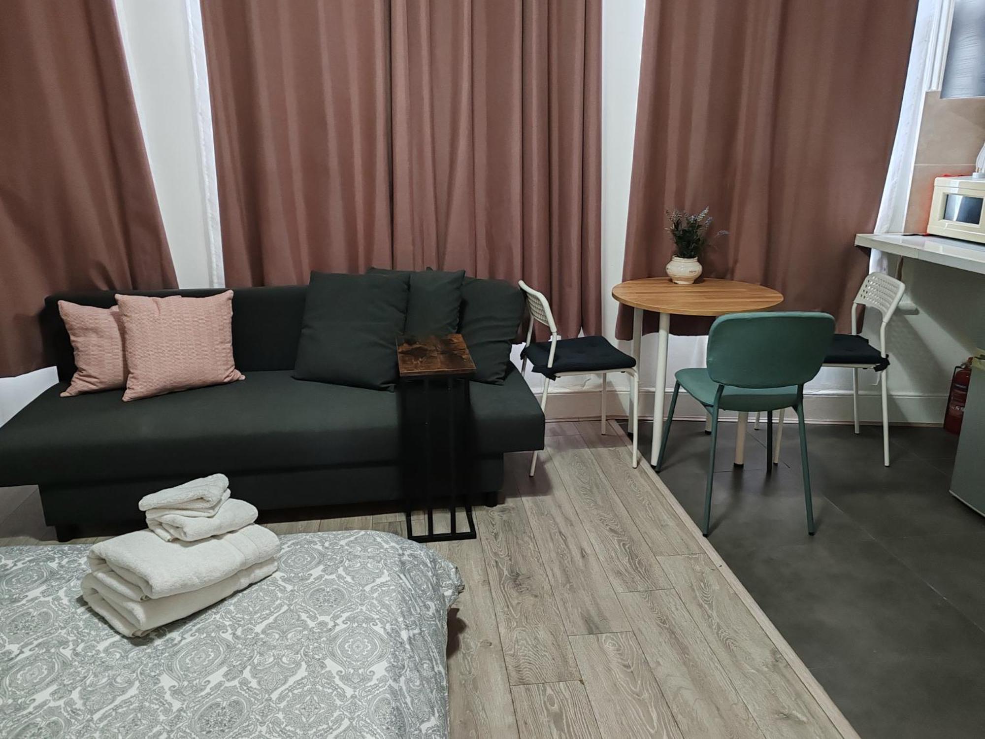 Kilburn High Road Studio Apartments Londra Esterno foto