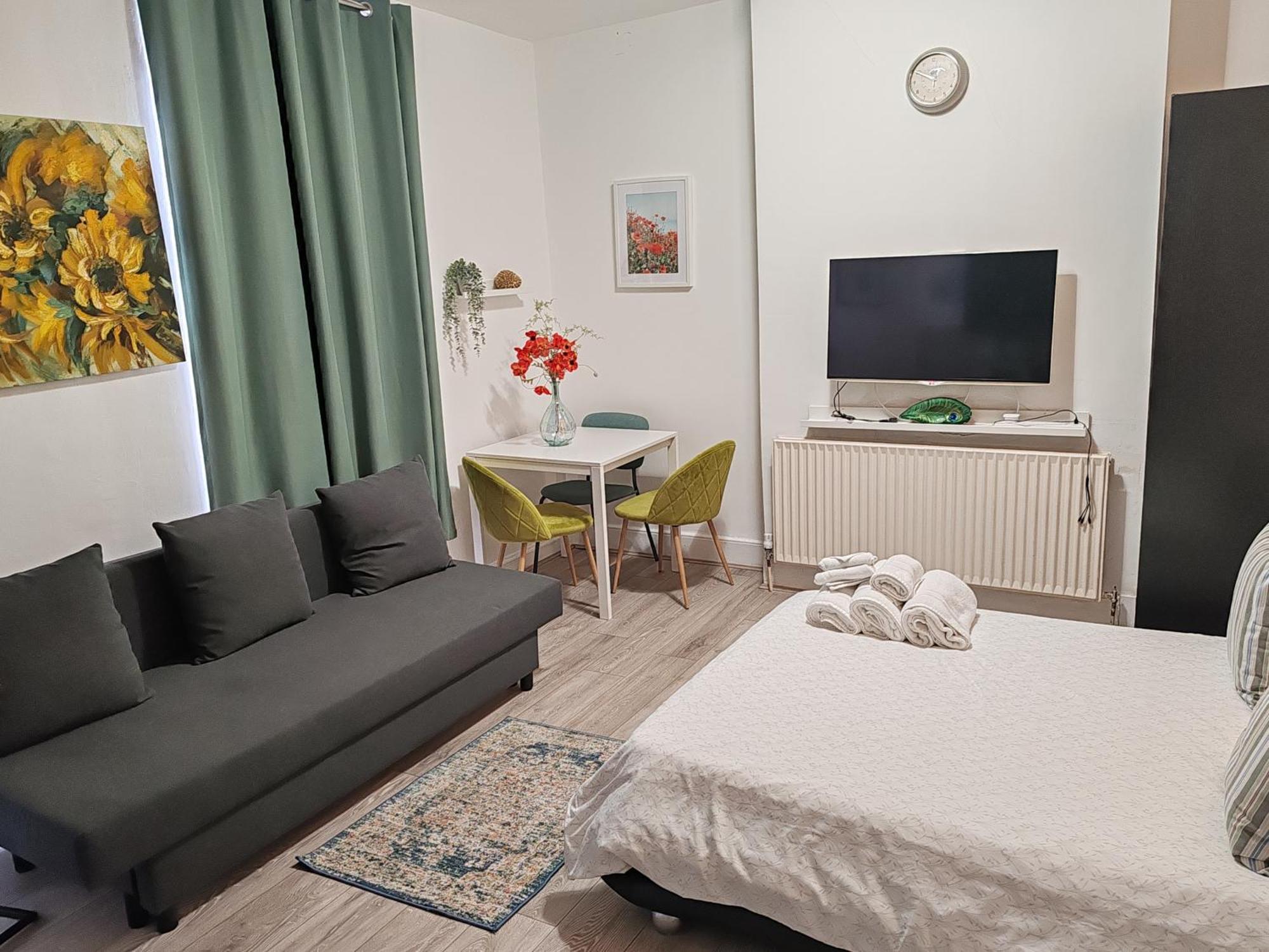 Kilburn High Road Studio Apartments Londra Esterno foto