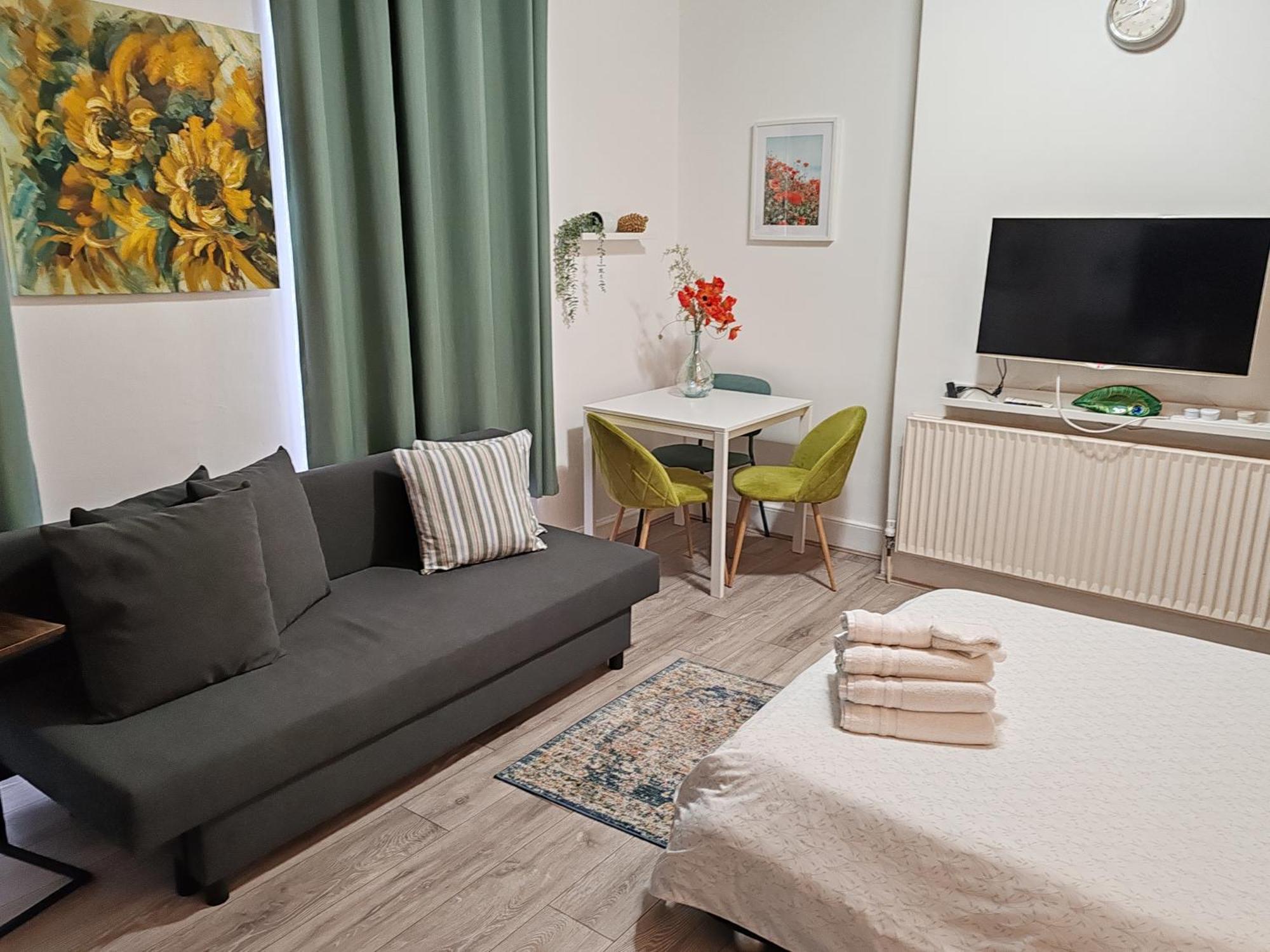 Kilburn High Road Studio Apartments Londra Esterno foto