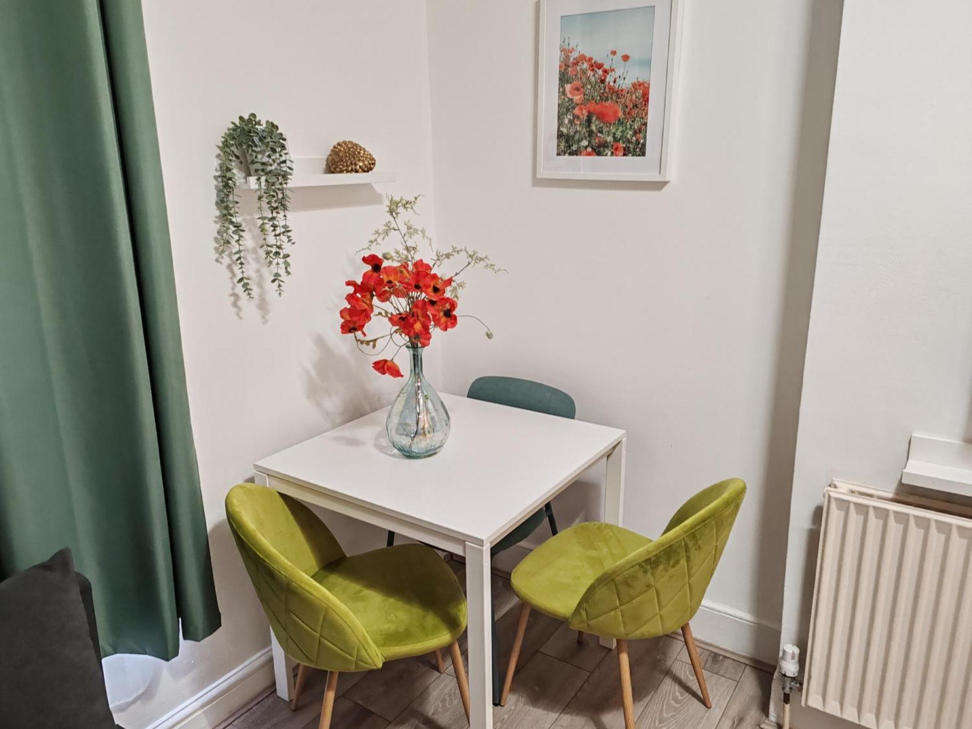 Kilburn High Road Studio Apartments Londra Esterno foto